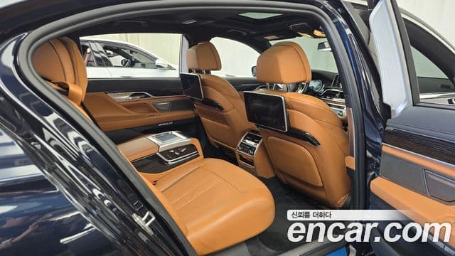 BMW 7 Series 2018 — ფოტო 6/20