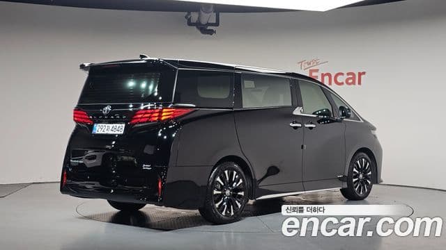 Toyota Alphard 2025 — ფოტო 2/20