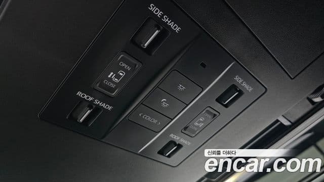 Toyota Alphard 2025 — Photo 35/35
