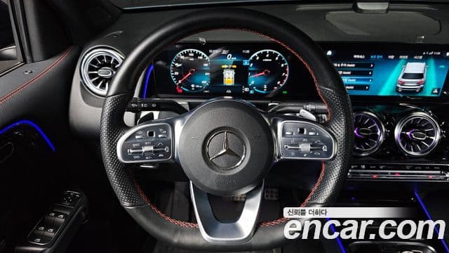 Mercedes-Benz GLB-Class 2022 — Şəkil 17/20