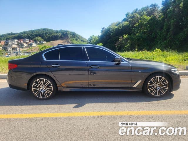 BMW 5 Series 2018 — Şəkil 6/20