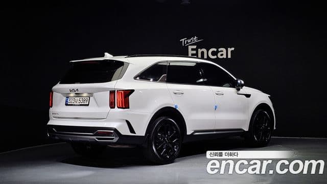 Kia Sorento 2023 — Фото 2/20