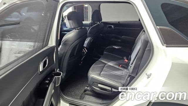 Kia Sorento 2023 — Фото 11/20