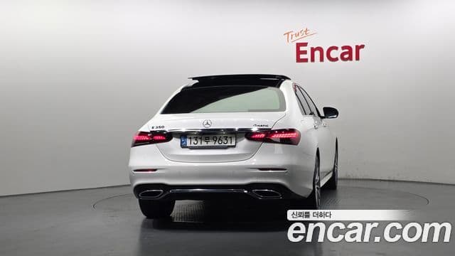 Mercedes-Benz E-Class 2021 — Фото 4/20