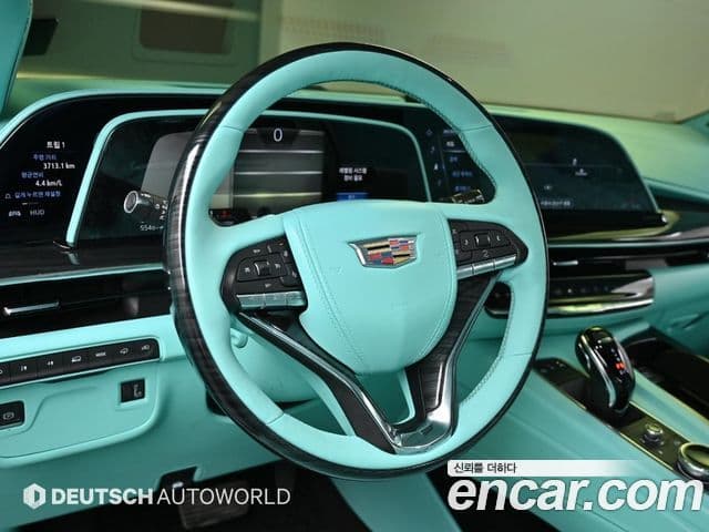 Cadillac Escalade 2023 — Фото 13/20