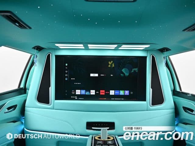 Cadillac Escalade 2023 — Фото 18/20