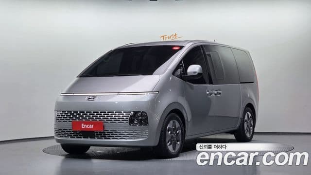 Hyundai Staria 2023 — Şəkil 1/20