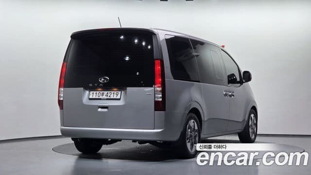 Hyundai Staria 2023 — Şəkil 2/20