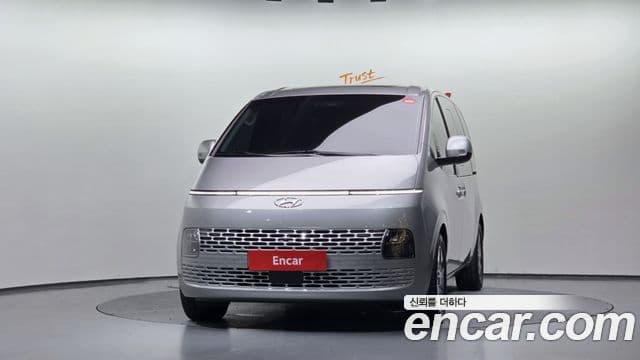 Hyundai Staria 2023 — Şəkil 3/20