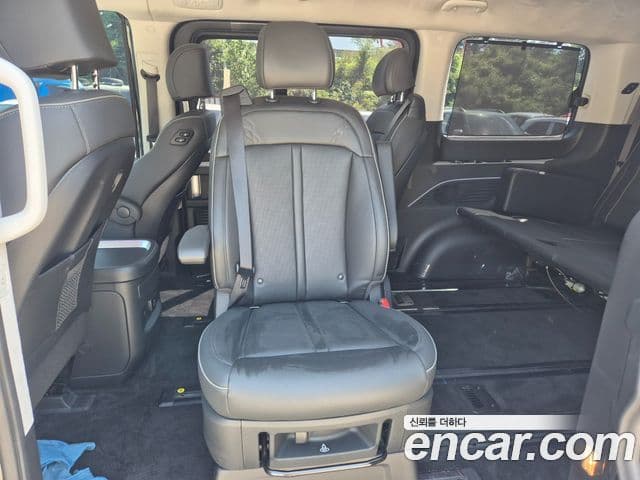 Hyundai Staria 2023 — Şəkil 8/20