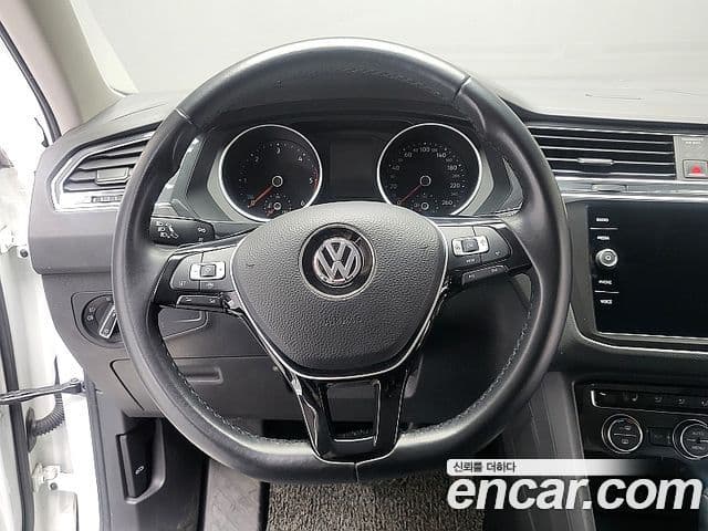 Volkswagen Tiguan 2019 — Şəkil 11/19