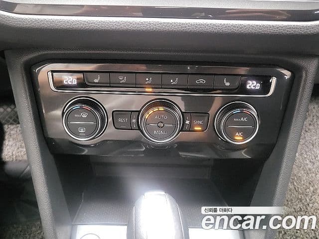 Volkswagen Tiguan 2019 — Şəkil 16/19