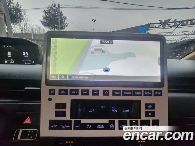 Hyundai Staria 2021 — ფოტო 9/20