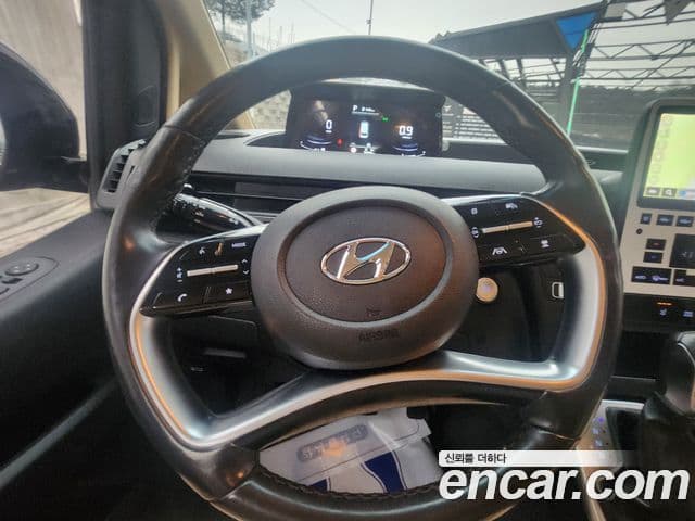 Hyundai Staria 2021 — ფოტო 14/20