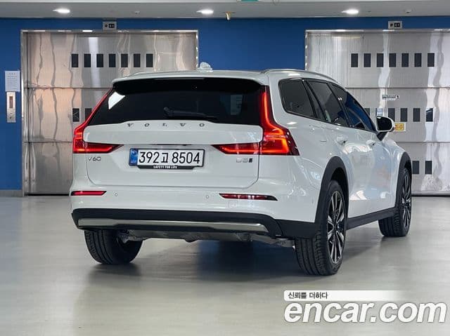 Volvo V60 Cross Country 2026 — Şəkil 1/20