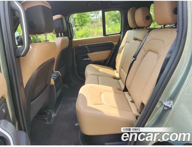 Land Rover Defender 2024 — ფოტო 13/20