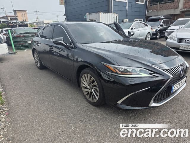 Lexus ES300h 2021 — Şəkil 2/8