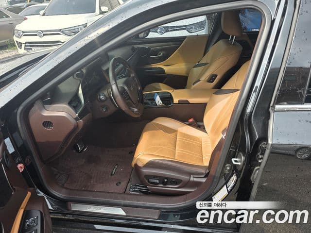 Lexus ES300h 2021 — Şəkil 4/8