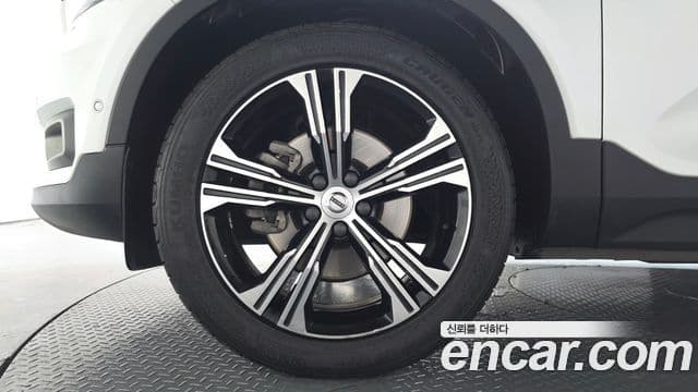 Volvo XC40 2020 — Şəkil 5/20