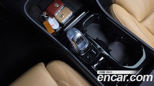 Volvo XC40 2020 — Şəkil 9/20