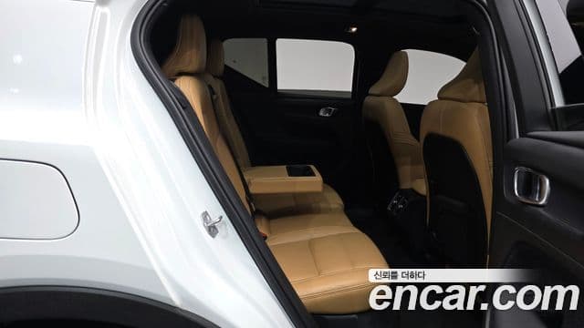 Volvo XC40 2020 — Şəkil 11/20