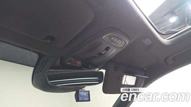 Volvo XC40 2020 — Şəkil 19/20
