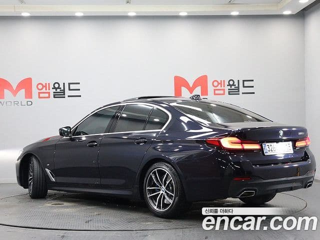 BMW 5 Series 2021 — ფოტო 12/20