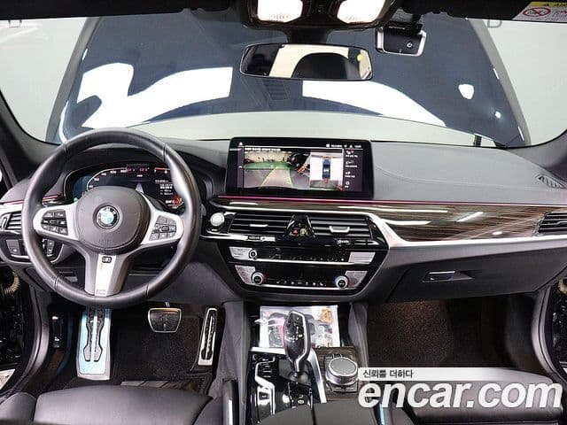 BMW 5 Series 2021 — ფოტო 14/20