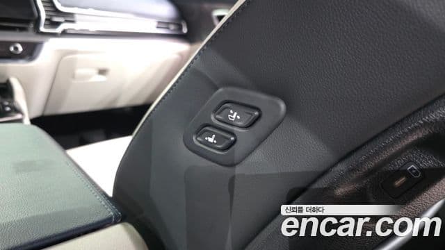 Kia Sportage 2022 — ფოტო 17/20