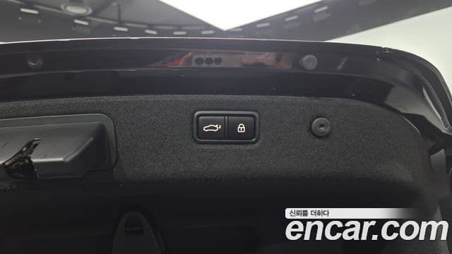 Genesis G70 2019 — ფოტო 16/20