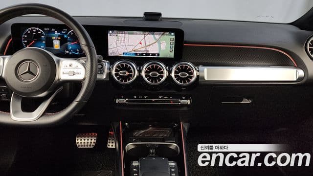 Mercedes-Benz GLB-Class 2021 — Şəkil 14/20