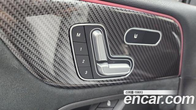 Mercedes-Benz GLB-Class 2021 — Şəkil 19/20