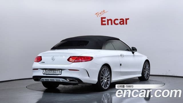 Mercedes-Benz C-Class 2018 — ფოტო 2/20