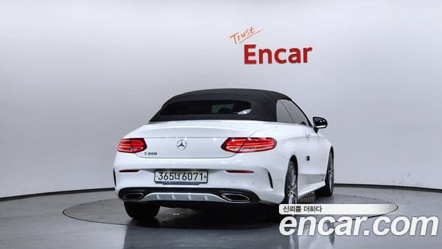 Mercedes-Benz C-Class 2018 — ფოტო 4/20