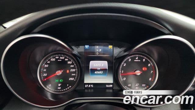 Mercedes-Benz C-Class 2018 — ფოტო 8/20