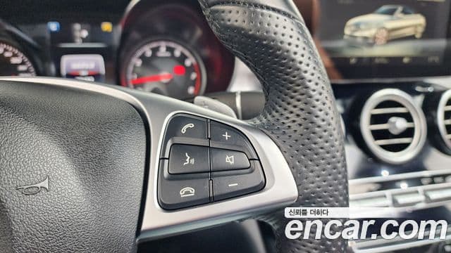 Mercedes-Benz C-Class 2018 — ფოტო 15/20