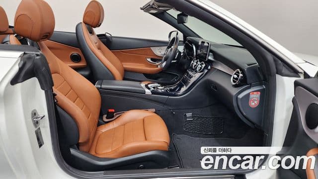 Mercedes-Benz C-Class 2018 — Photo 23/33