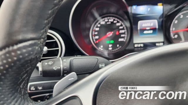 Mercedes-Benz C-Class 2018 — Photo 3/33