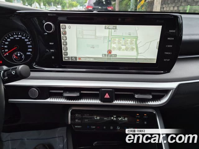 Kia K5 2022 — ფოტო 14/20