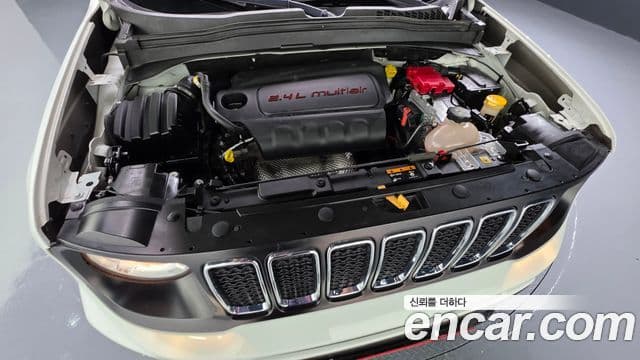 Jeep Renegade 2021 — Şəkil 9/33