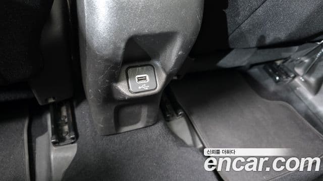 Jeep Renegade 2021 — Şəkil 13/33