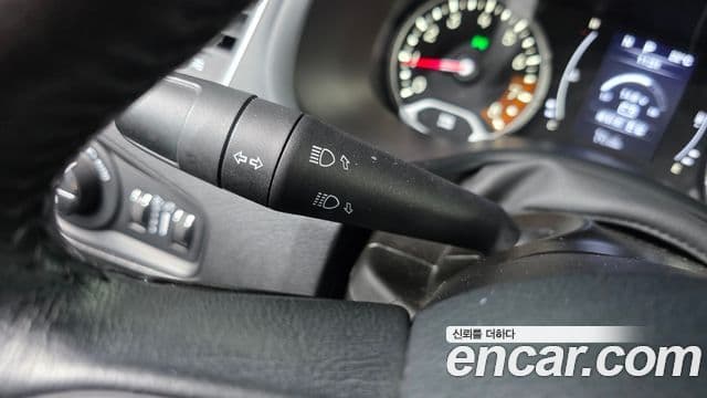 Jeep Renegade 2021 — Şəkil 18/33