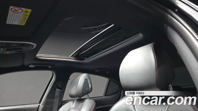 Genesis G70 2019 — ფოტო 18/20
