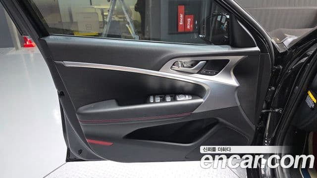 Genesis G70 2019 — Photo 13/34