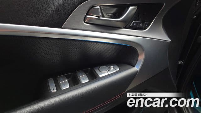 Genesis G70 2019 — Photo 25/34