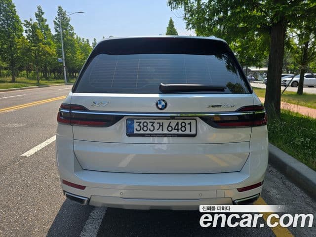 BMW X7 2023 — Photo 8/20