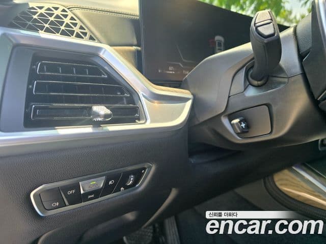 BMW X7 2023 — Photo 2/20