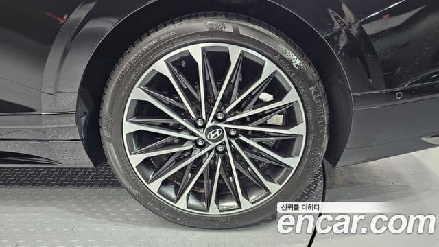 Hyundai Grandeur Hybrid 2023 — Photo 37/37