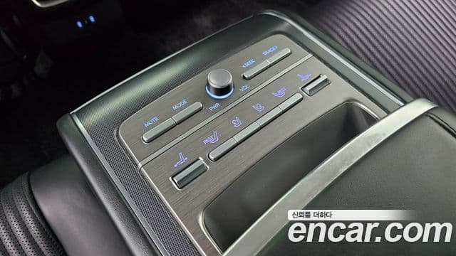 Hyundai Grandeur Hybrid 2023 — Photo 2/37