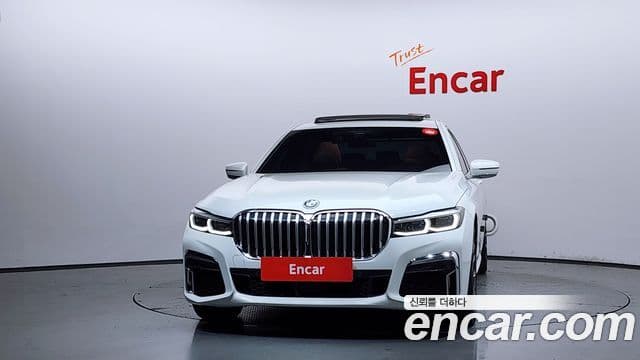 BMW 7 Series 2022 — Photo 18/20